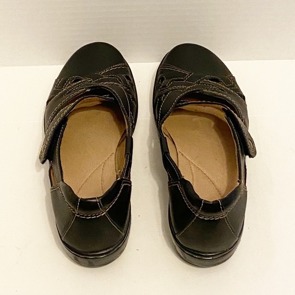 Black Clarks Flats Size 9 and another pair a nine and a half - Picture 7 of 15